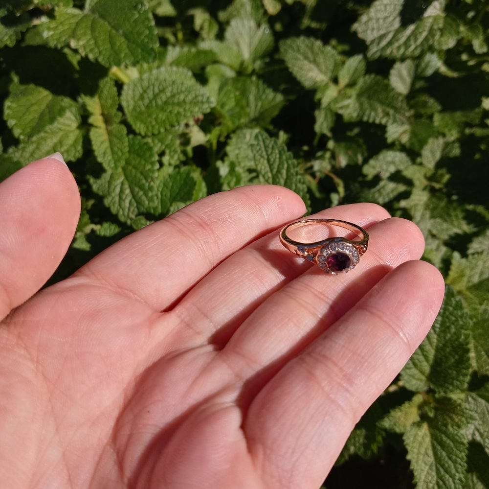 Ring - Picture 3 of 4